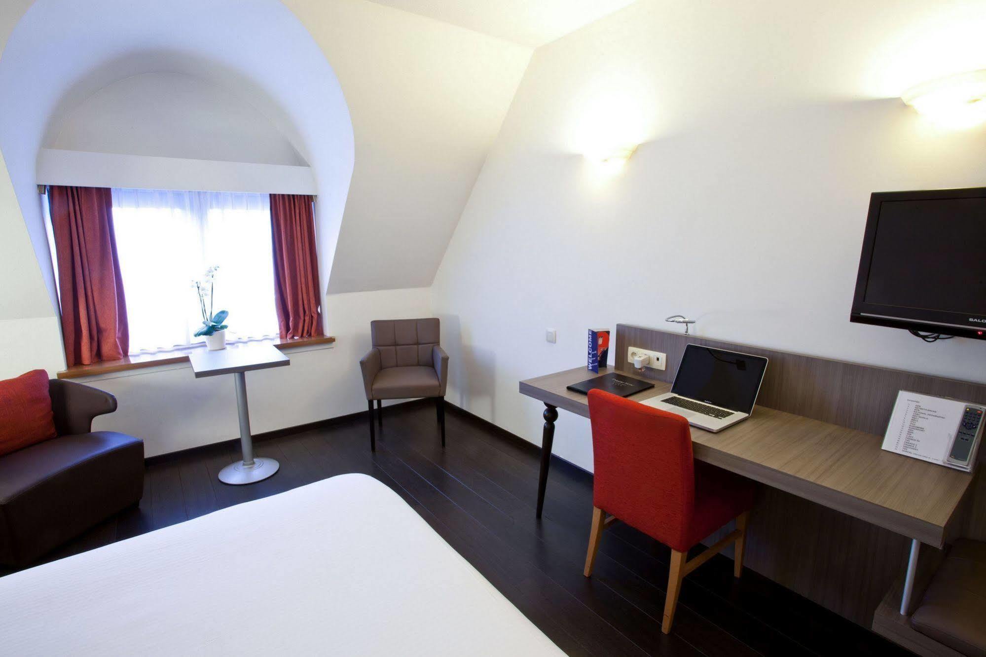Theater Hotel 4*